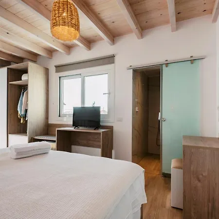 Villa Myrovolos Luxury Suites *