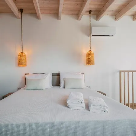 Myrovolos Luxury Suites